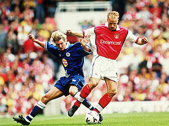 VIDEO: When Bergkamp mesmerise...